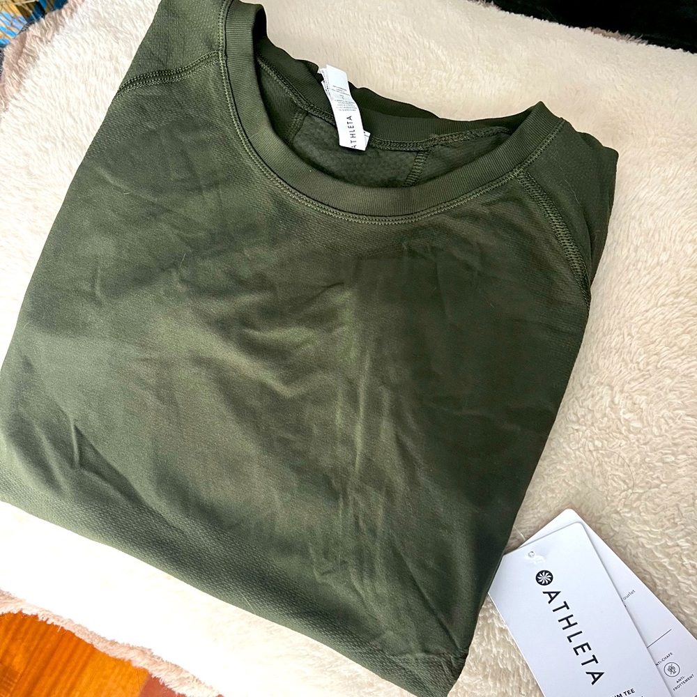 Athleta Momentum Tee